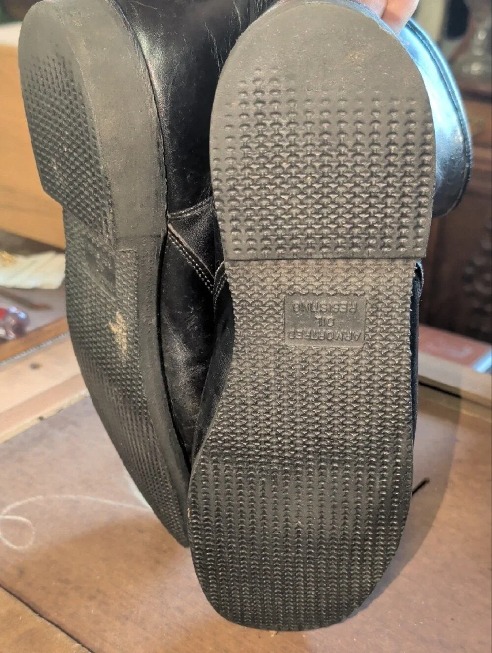 Dexter sleek black
